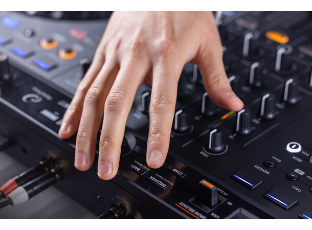 AlphaTheta DDJ-GRV6 4-channel performance DJ controller 