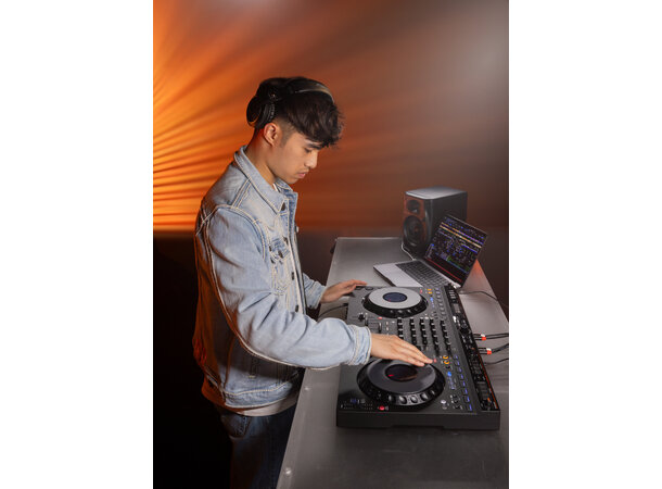 AlphaTheta DDJ-GRV6 4-channel performance DJ controller 