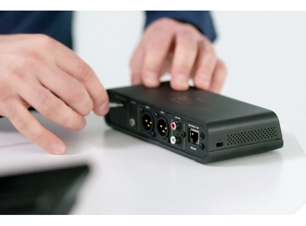 CatchBox Plus Pro Custom 1x Cube 1x Clip Dante, valgfri farge og trådløse ladere 